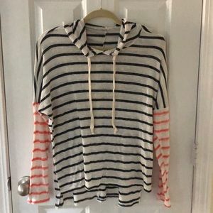 Lightweight hooded sweater / shirt